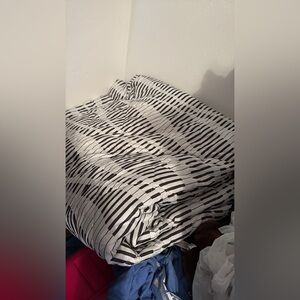 Elegant Black and White Striped Comforter